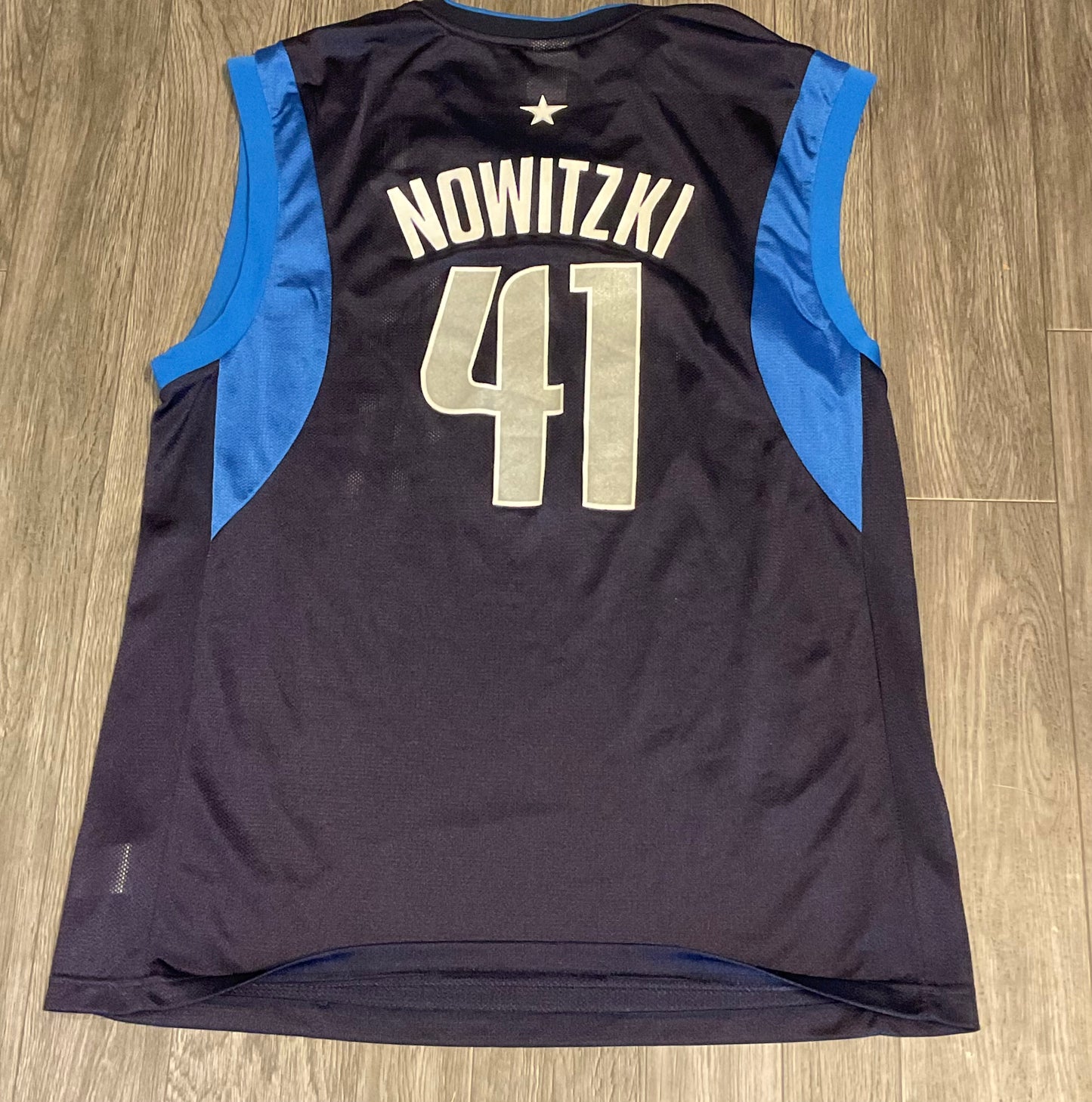 Dirk Nowitzki Large Dallas Mavericks Reebok Jersey