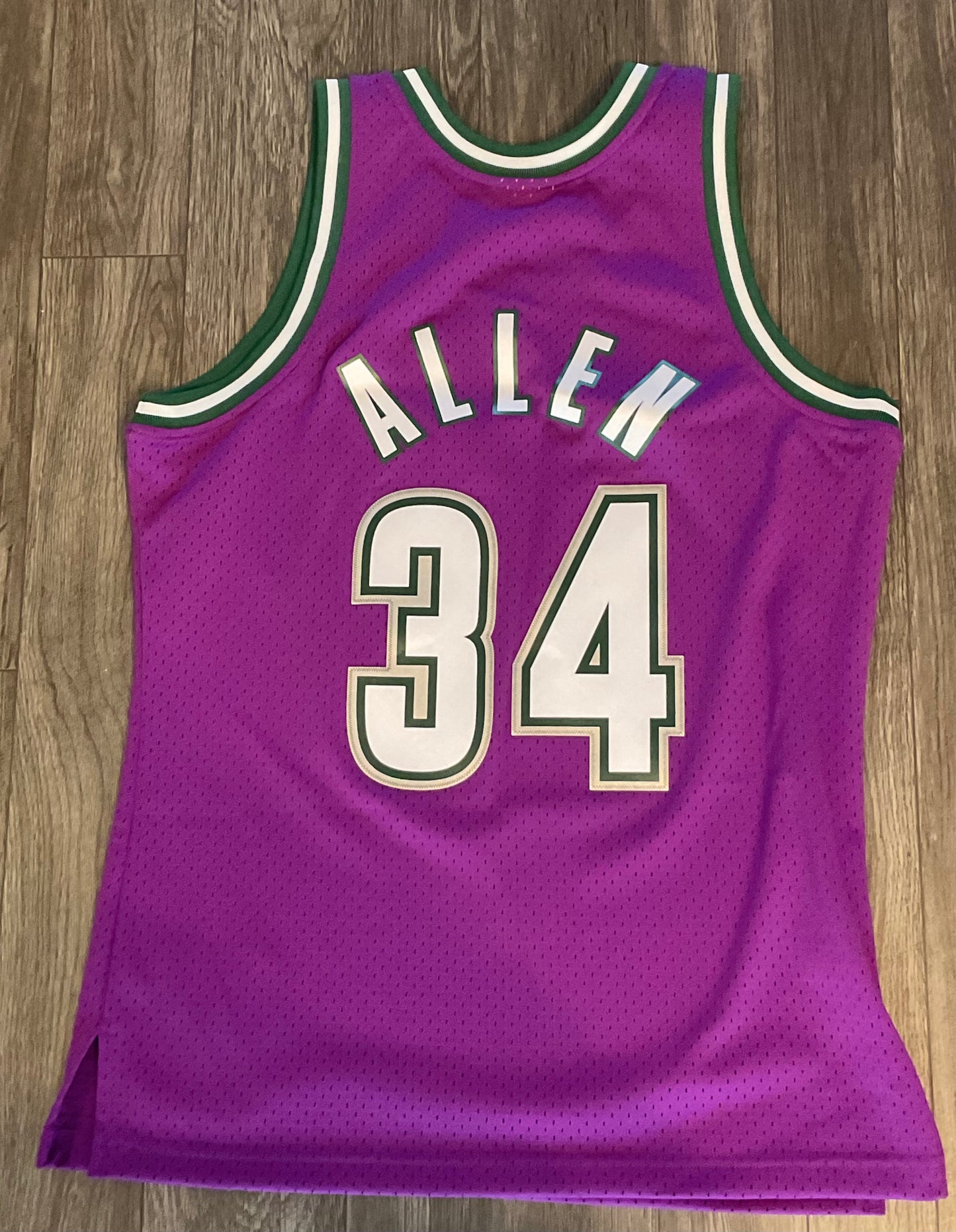 Ray Allen Milwaukee Bucks Mitchell & Ness Jersey Size Medium